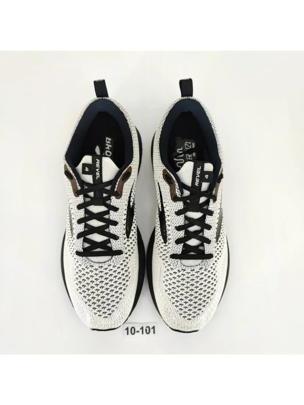 Brooks Revel 4 Women's Size 10.5 US Running Shoes Knit Black White 1203371B121